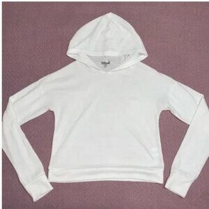 Charlotte Russe sweater cropped white‎ size medium